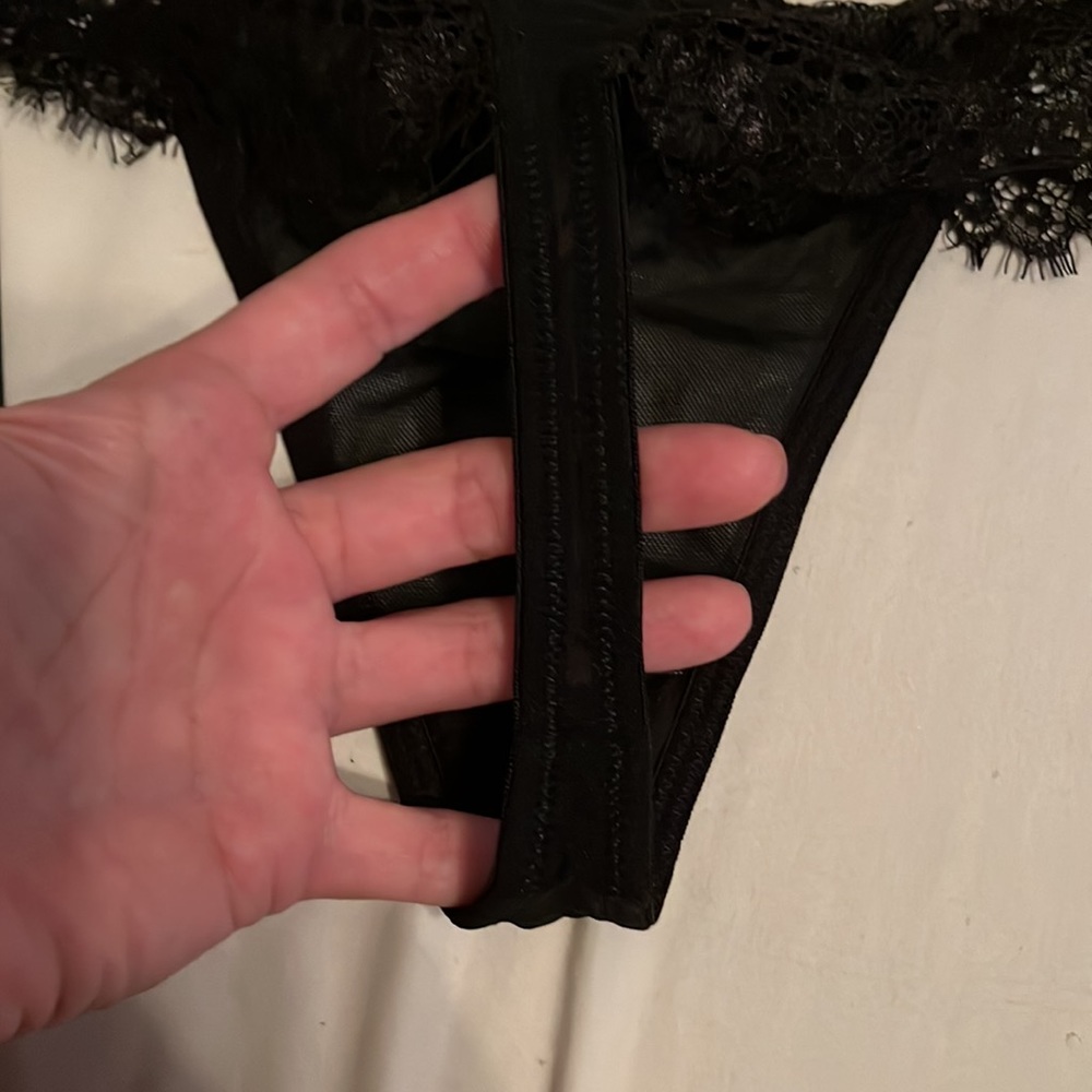 Mostly black lace, sheer coverage to front area. Thin thong area. - Picture 8 of 8